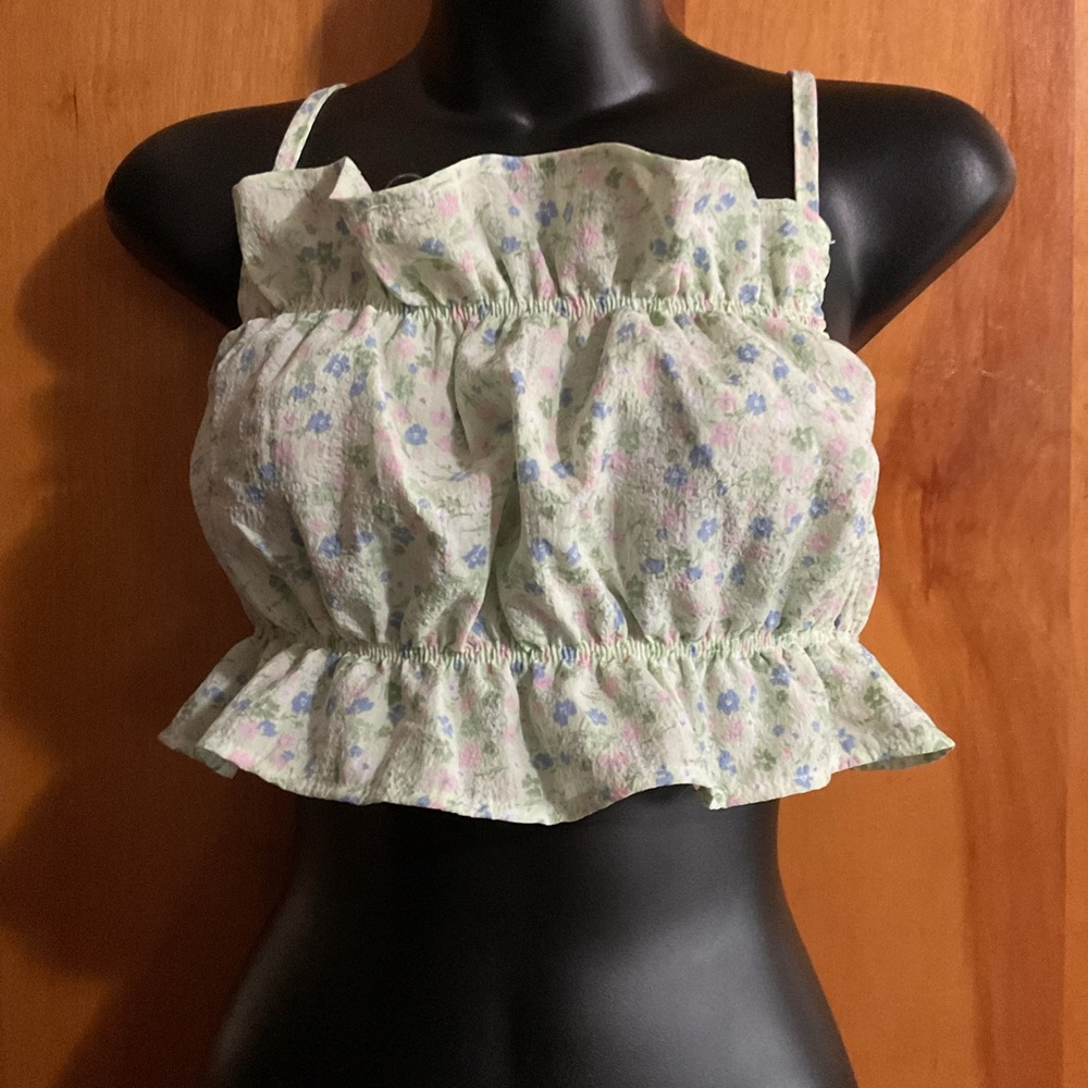 Floral Ruffle Cropped Tank Top - Light Green